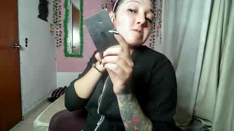 sexy lolas online show from 12-23-25, 04:10