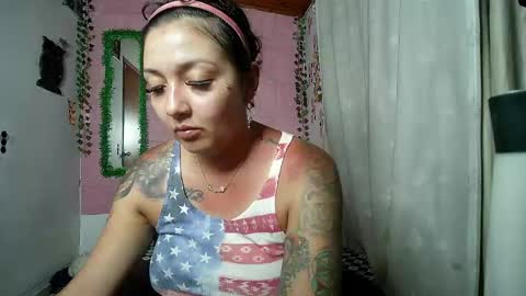 Snapshot of sexy_lolas chatting on 05-20-26, 02:07 sexy lolas online show from 05-20-26, 02:07
