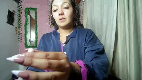 Snapshot of sexy_lolas chatting on 06-07-26, 05:11 sexy lolas online show from 06-07-26, 05:11