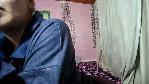 Snapshot of sexy_lolas chatting on 06-09-26, 06:03 sexy lolas online show from 06-09-26, 06:03
