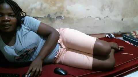 sexy_lunah online show from 12-01-25, 07:30