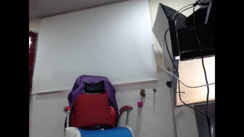 Snapshot of sexy_mature_hot01 chatting on 09-24-25, 05:05 MARIPOSA online show from 09-24-25, 05:05