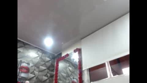 Snapshot of sexy_mature_hot01 chatting on 09-29-25, 08:02 MARIPOSA online show from 09-29-25, 08:02