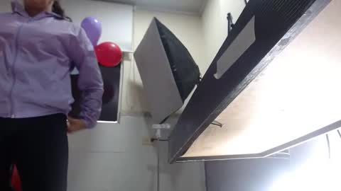 Snapshot of sexy_mature_hot01 chatting on 10-09-25, 12:14 MARIPOSA online show from 10-09-25, 12:14