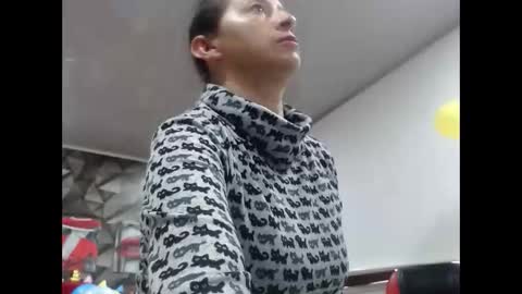 Snapshot of sexy_mature_hot01 chatting on 10-18-25, 12:06 MARIPOSA online show from 10-18-25, 12:06