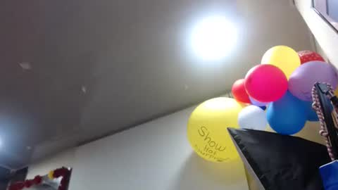 Snapshot of sexy_mature_hot01 chatting on 10-24-25, 12:01 MARIPOSA online show from 10-24-25, 12:01