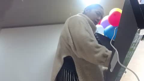 Snapshot of sexy_mature_hot01 chatting on 10-25-25, 12:02 MARIPOSA online show from 10-25-25, 12:02