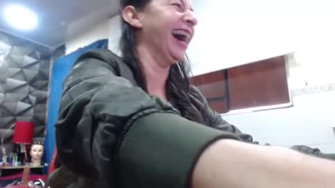 Snapshot of sexy_mature_hot01 chatting on 11-19-25, 02:28 MARIPOSA online show from 11-19-25, 02:28