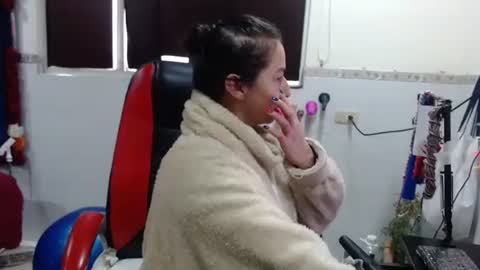 Snapshot of sexy_mature_hot01 chatting on 11-26-25, 12:06 MARIPOSA online show from 11-26-25, 12:06