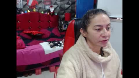 Snapshot of sexy_mature_hot01 chatting on 11-28-25, 12:52 MARIPOSA online show from 11-28-25, 12:52