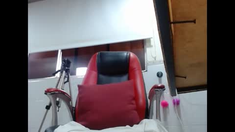 Snapshot of sexy_mature_hot01 chatting on 12-03-25, 01:09 MARIPOSA online show from 12-03-25, 01:09