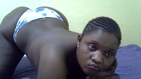 sexy_naila2 online show from 04-17-26, 11:46