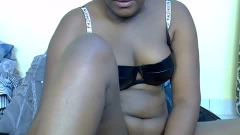 Snapshot of sexy_narohah chatting on 10-26-25, 04:24 Narohah online show from 10-26-25, 04:24