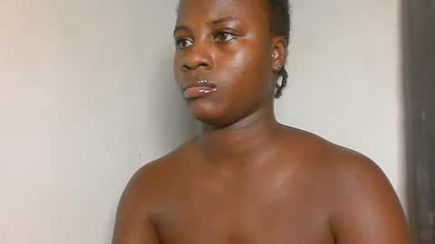 sexy_petitqueen online show from 02-26-26, 04:11