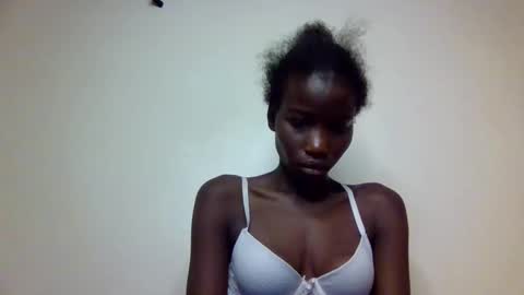 sexy_petittie online show from 10-06-25, 03:04