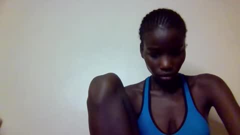 sexy_petittie online show from 11-04-25, 12:15