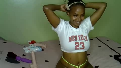 Snapshot of sexy_shan09 chatting on 11-15-25, 02:35 sexy_shan09 online show from 11-15-25, 02:35