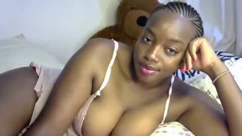 Snapshot of sexy_siera chatting on 12-02-24, 01:03 laura online show from 12-02-24, 01:03