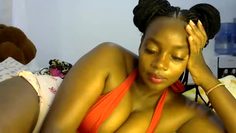 Snapshot of sexy_siera chatting on 02-10-25, 06:53 laura online show from 02-10-25, 06:53