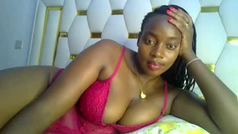 Snapshot of sexy_siera chatting on 02-22-25, 07:36 laura online show from 02-22-25, 07:36