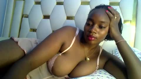 Snapshot of sexy_siera chatting on 02-24-25, 11:10 laura online show from 02-24-25, 11:10