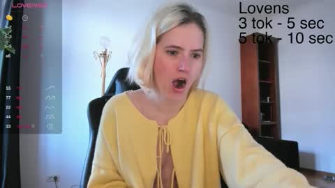 Snapshot of sexy_sweets chatting on 10-30-25, 11:11 Sexy-Sweets online show from 10-30-25, 11:11