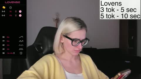 Snapshot of sexy_sweets chatting on 11-04-25, 04:28 Sexy-Sweets online show from 11-04-25, 04:28