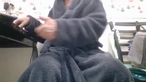 Snapshot of sexy_white_daddy chatting on 10-02-25, 08:32 Daddy online show from 10-02-25, 08:32