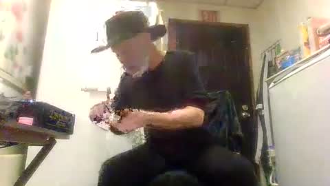 Daddy online show from 04-19-26, 06:10