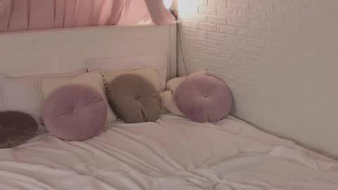 Snapshot of sexy_witches chatting on 10-06-25, 05:38 sexy_witches online show from 10-06-25, 05:38