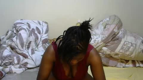 Snapshot of sexy_yello chatting on 11-09-25, 12:31 Bantu girl online show from 11-09-25, 12:31