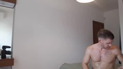 Snapshot of sexyandmarried chatting on 10-30-25, 10:38 sexyandmarried online show from 10-30-25, 10:38