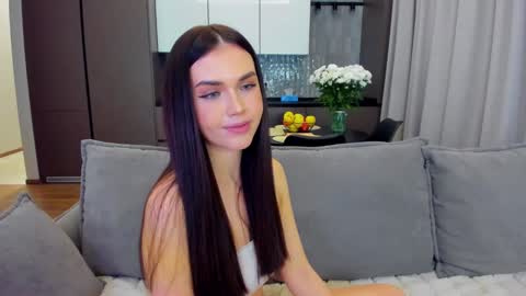 Snapshot of sexyangeloux chatting on 01-08-25, 11:19 Lou online show from 01-08-25, 11:19