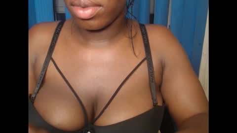 Snapshot of sexyannx chatting on 09-15-25, 07:03 sexyannx online show from 09-15-25, 07:03