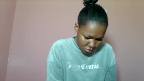 sexyapple2002 online show from 09-11-25, 07:19