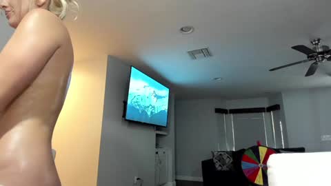 Snapshot of sexyashley_21 chatting on 01-20-25, 10:15 Ashley Teal online show from 01-20-25, 10:15