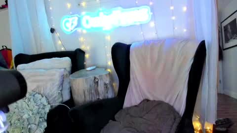 Snapshot of sexyashley_21 chatting on 02-11-25, 06:08 Ashley Teal online show from 02-11-25, 06:08