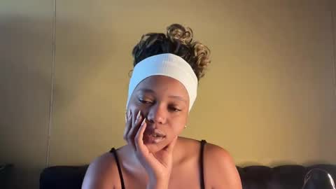 Snapshot of sexyasszeeee chatting on 11-13-25, 10:14 sexyasszeeee online show from 11-13-25, 10:14