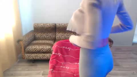 sexybeatriice online show from 10-28-25, 07:23