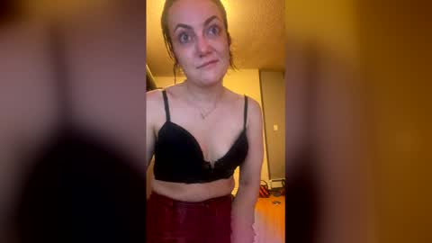 sexybriiiixoxox online show from 05-03-26, 03:56