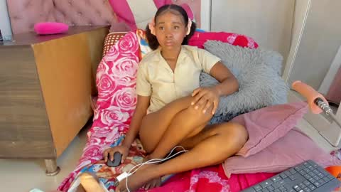 sofia online show from 02-04-25, 05:21