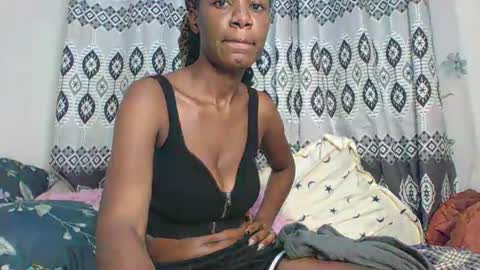 Snapshot of sexycarinah chatting on 02-21-26, 07:37 Carinah online show from 02-21-26, 07:37