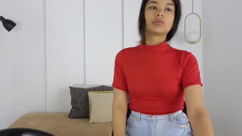 chanell and yina online show from 12-15-25, 01:48