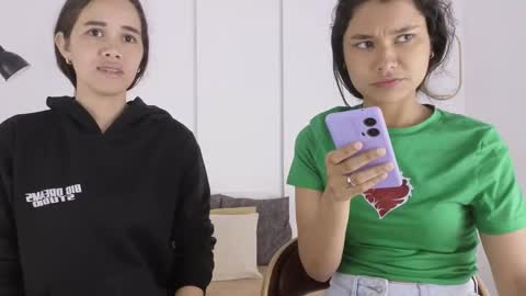 chanell and yina online show from 01-08-26, 01:24