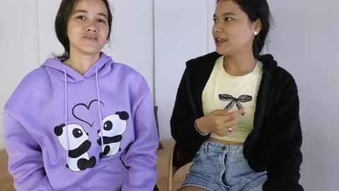 chanell and yina online show from 04-06-26, 01:23