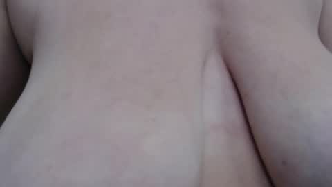 Snapshot of sexyelsexy1 chatting on 10-28-25, 06:17 Emma online show from 10-28-25, 06:17