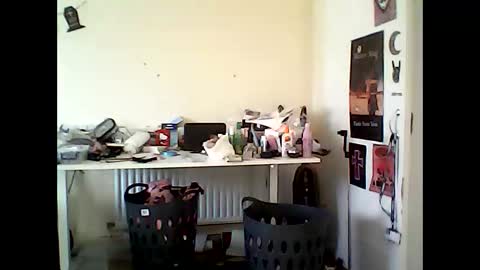 Wouldntyouliketoknow online show from 09-11-25, 09:42