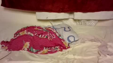 Snapshot of sexyfassy chatting on 12-04-25, 04:27 faisy online show from 12-04-25, 04:27