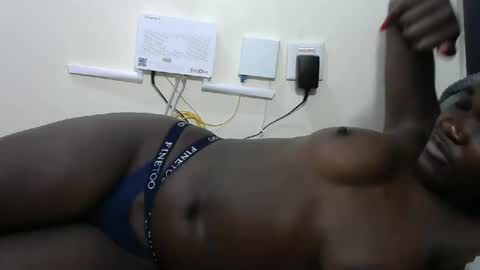 Snapshot of sexyfizzypop chatting on 11-24-25, 02:17 Fizzypop online show from 11-24-25, 02:17