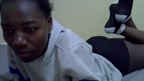 sexyghurl12 online show from 10-04-25, 06:22